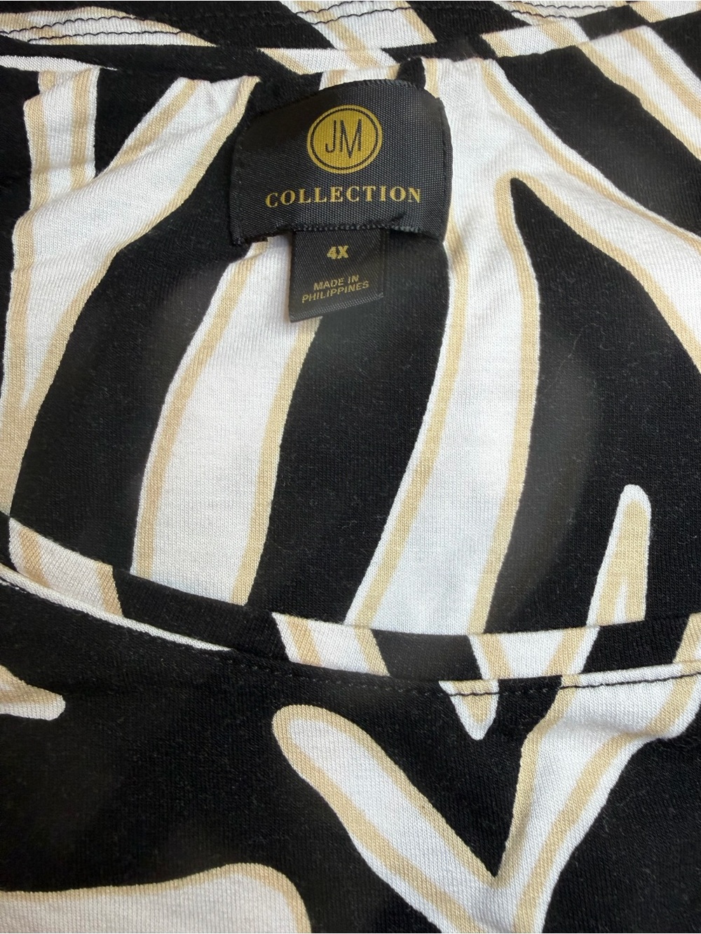 🦓 JM Collection Black and White Zebra-Pattern Cold-Shoulder Top - Picture 3 of 5